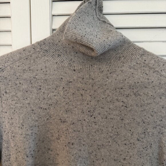 100% Cashmere turtleneck sweater from Ann Taylor - XS - Picture 2 of 5
